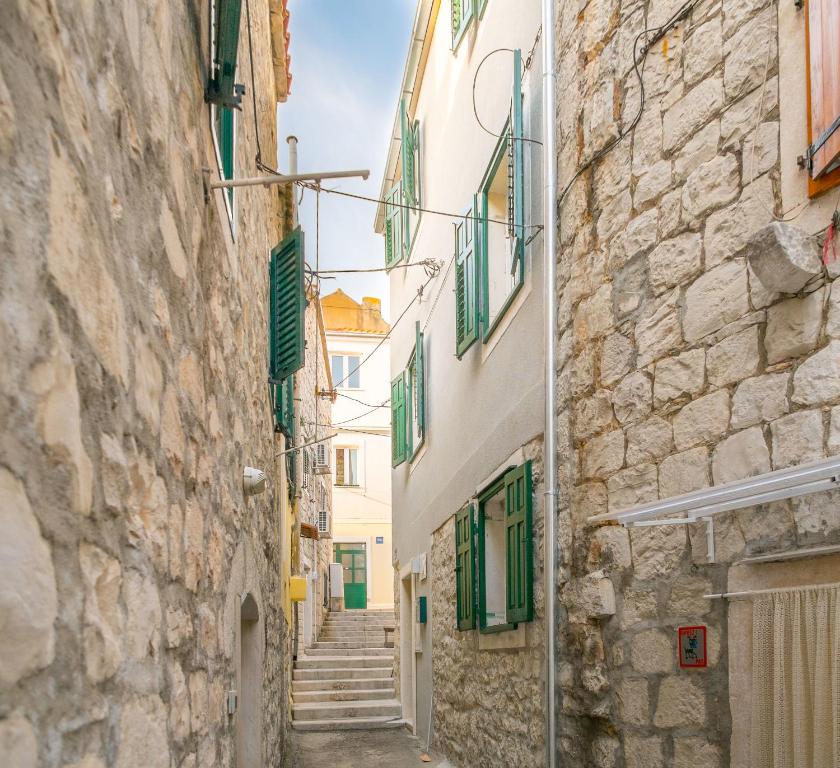 Serenity Split Apartments - 8