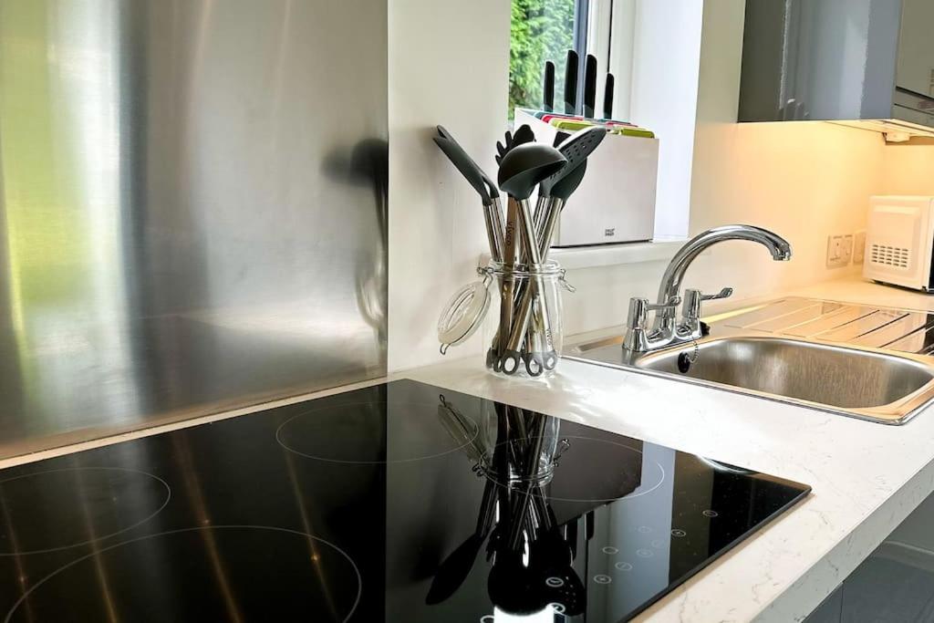 Kuchyň nebo kuchyňský kout v ubytování Ardvreck Chalet self-catering