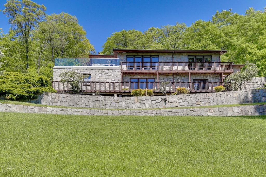 East Fishkill Escape, Close to Red Wing Park!, Hopewell Junction