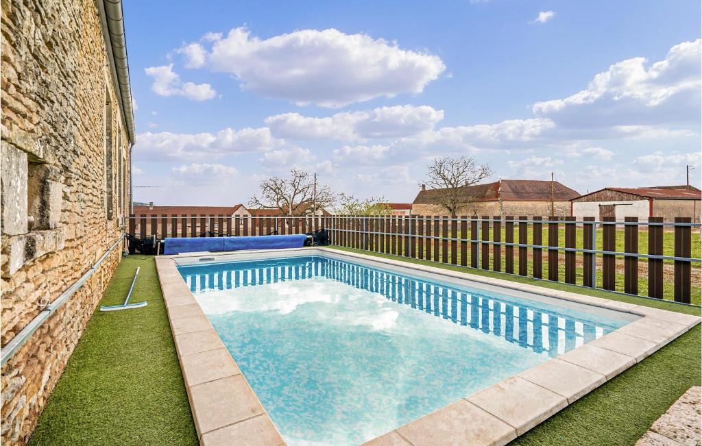 Beautiful Home In Bragelognebeauvoir With Outdoor Swimming Pool, 4