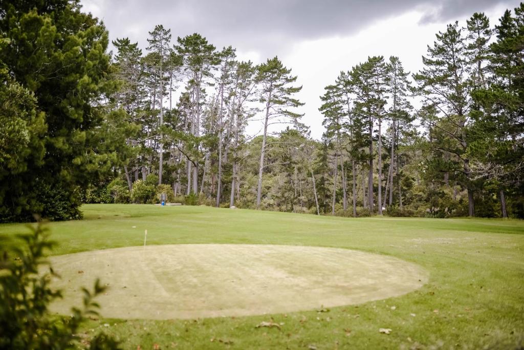 Lomakeskus – golfaamista majoituspaikan alueella tai lähistöllä