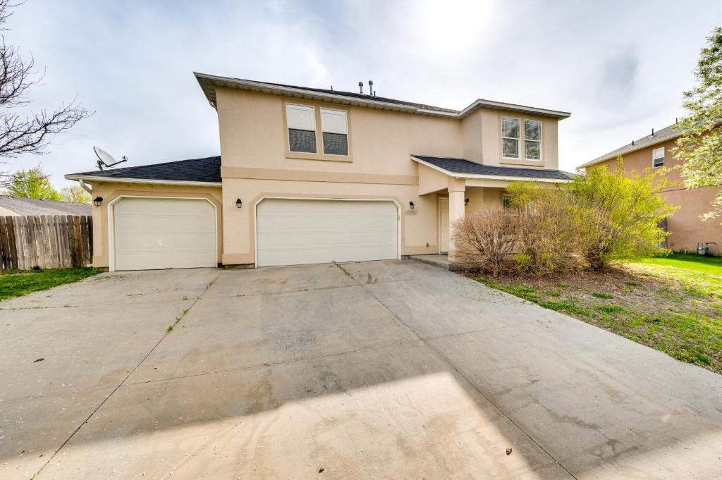 Ideally Located Nampa Home with Office Area and Patio!, Nampa (updated