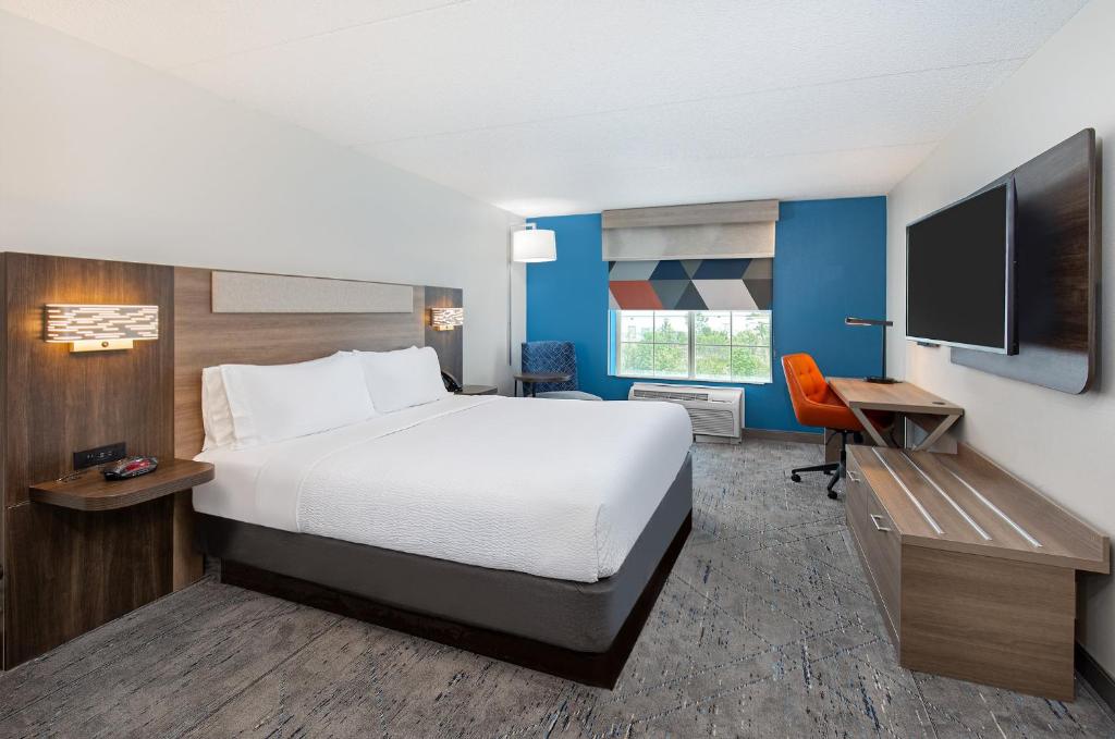 Holiday Inn Express & Suites Columbus at Northlake by IHG photo
