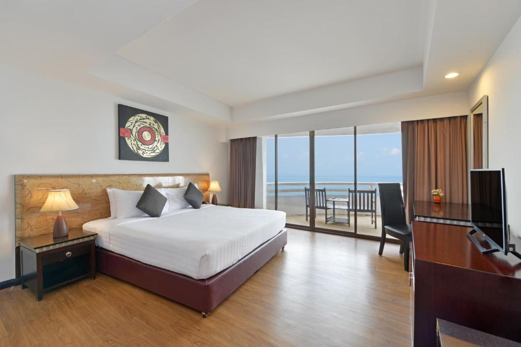 
Executive Suite Ocean View
