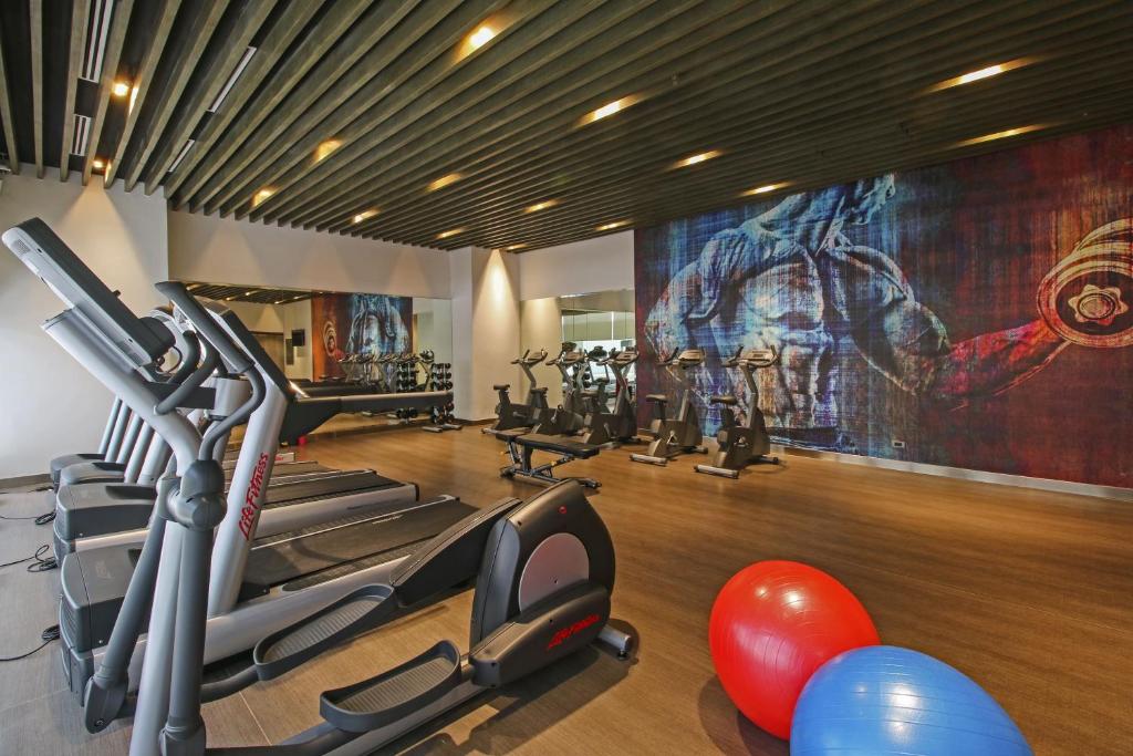 Fitness centrum a/nebo fitness zařízení v ubytování The Mini Suites Eton Tower Makati
