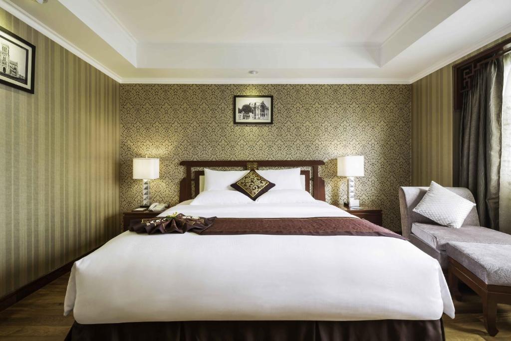 Executive Governor Suite King