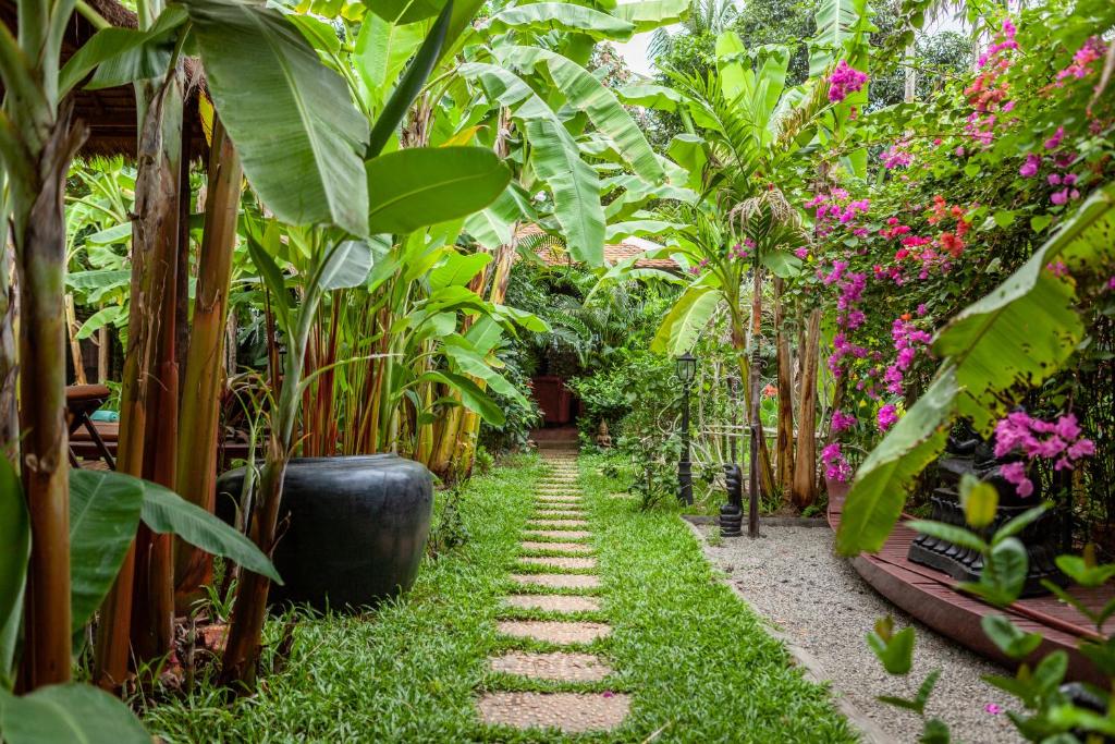Zahrada ubytování Authentic Khmer Village Resort