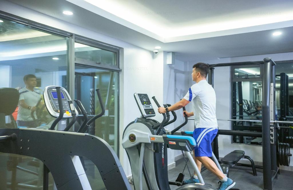 Fitness centrum a/nebo fitness zařízení v ubytování Ban Ban Hotel