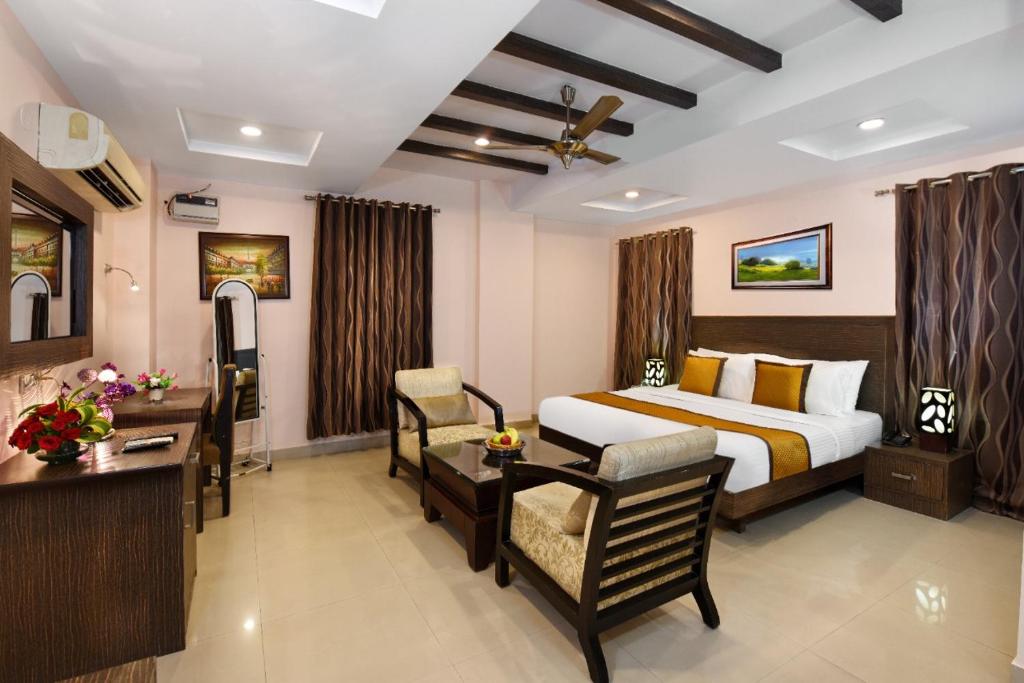 Le Crescent Hotel by Trot, Indirapuram