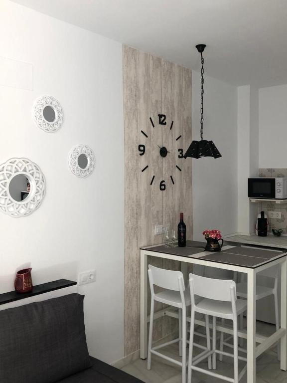 Kuchyňa alebo kuchynka v ubytovaní Allo Apartments "Real Escuela" Centro Loft