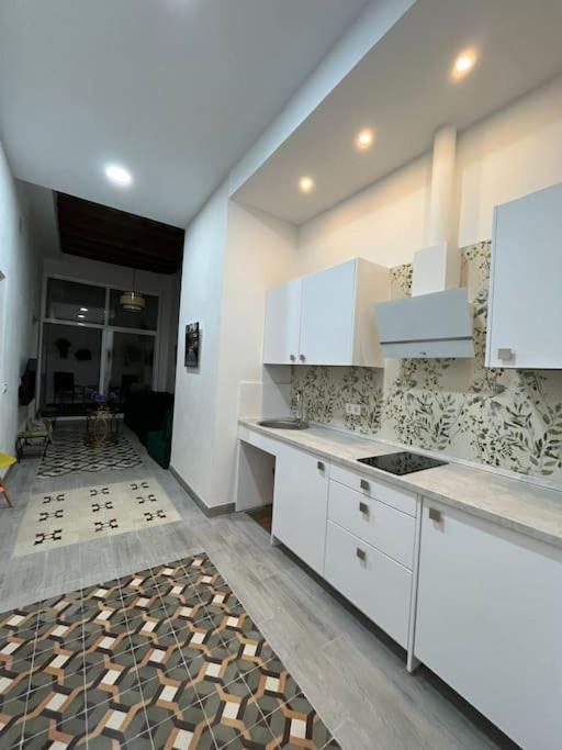 Kuchyň nebo kuchyňský kout v ubytování APARTAMENTO VEEDOR BUENAS COMPAÑIAS