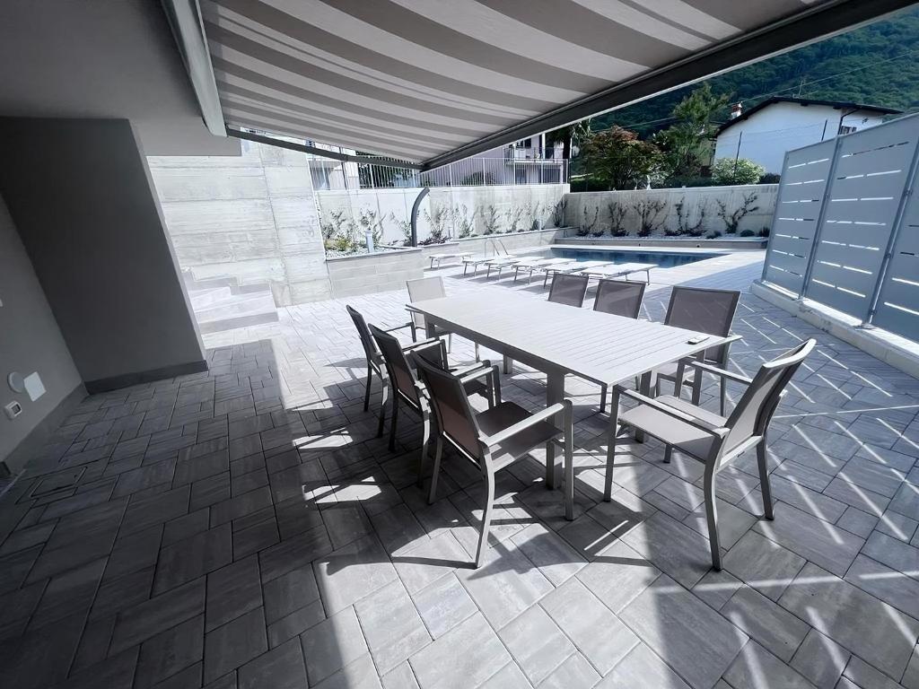 Rõdu või terrass majutusasutuses VILLA CLAUDIA WITH PRIVATE POOL