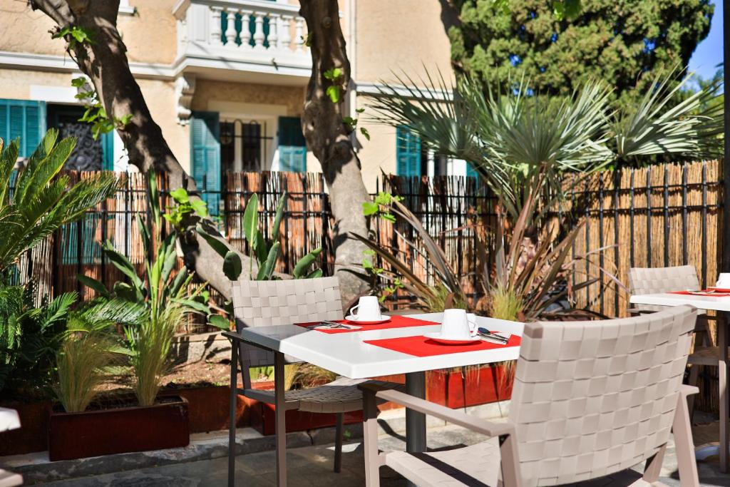 Balkón nebo terasa v ubytování Hôtel Provençal