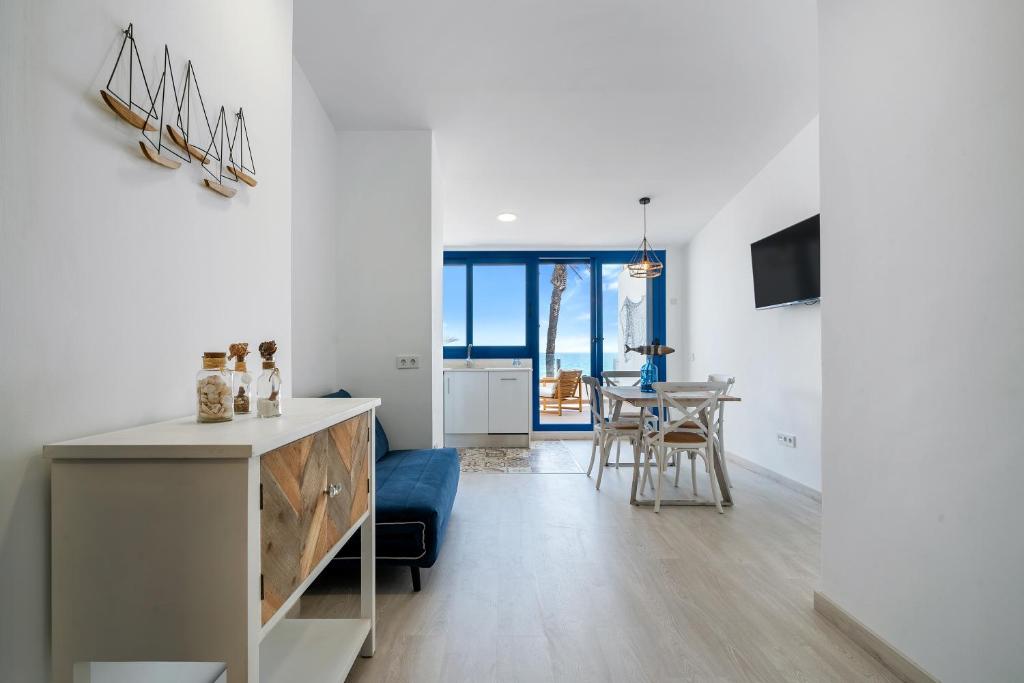 TV a/nebo společenská místnost v ubytování Calafellmar loft