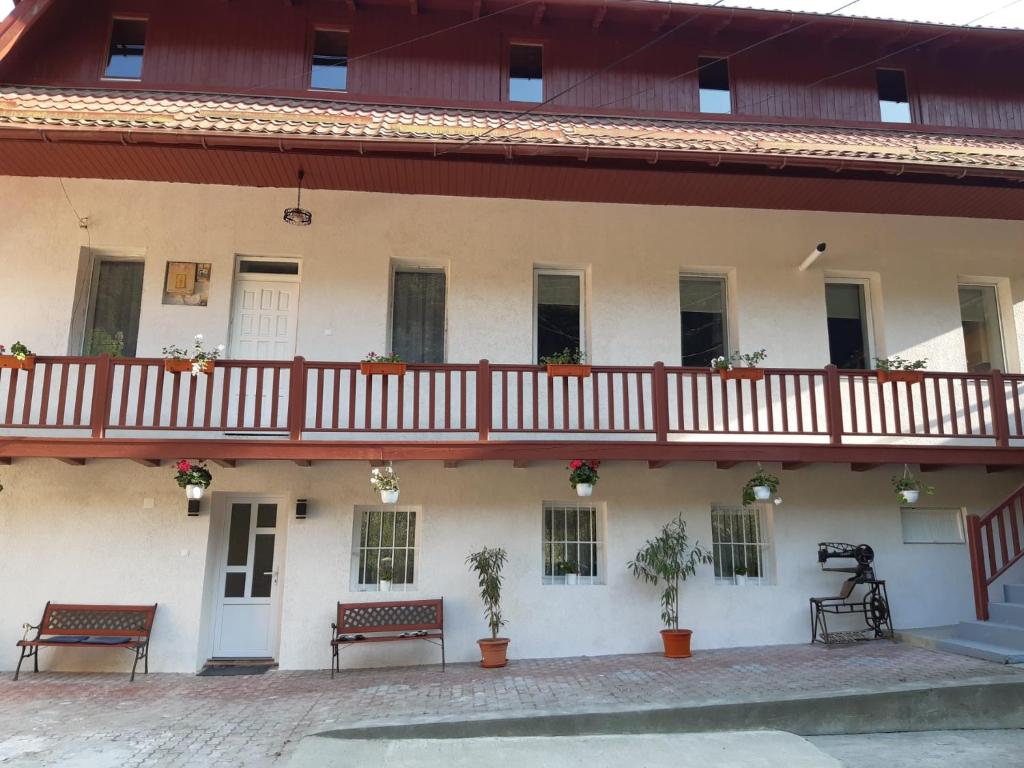 Balkón nebo terasa v ubytování La Conac 13 Ceasuri Bune