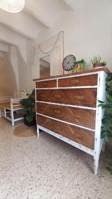 Palanda nebo palandy na pokoji v ubytování CasaJulis Chelva
