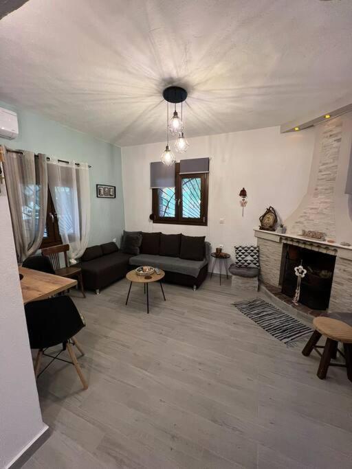 Posezení v ubytování Ideal House with Private Pool & Parking