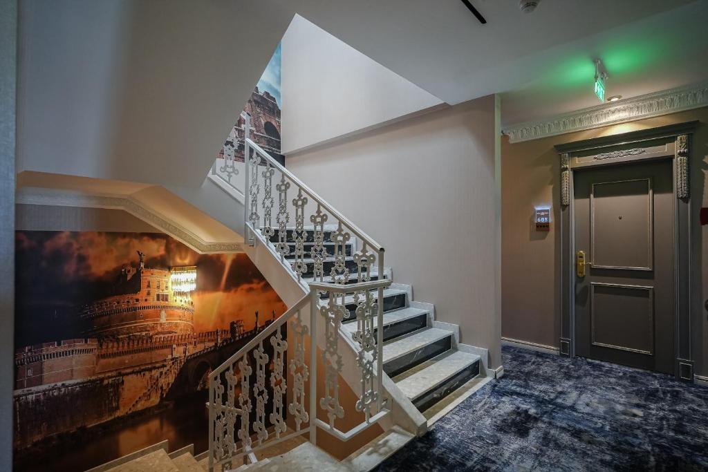 W Regal Boutique Hotel&Spa