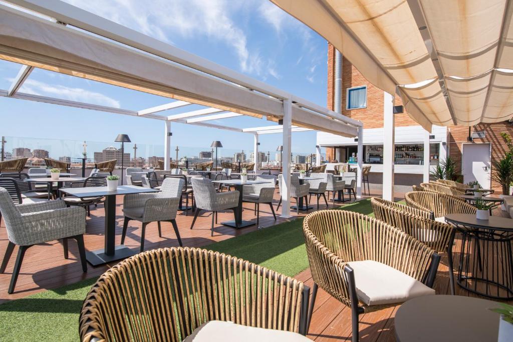 Salles Hotel Málaga Centro - Resim 6