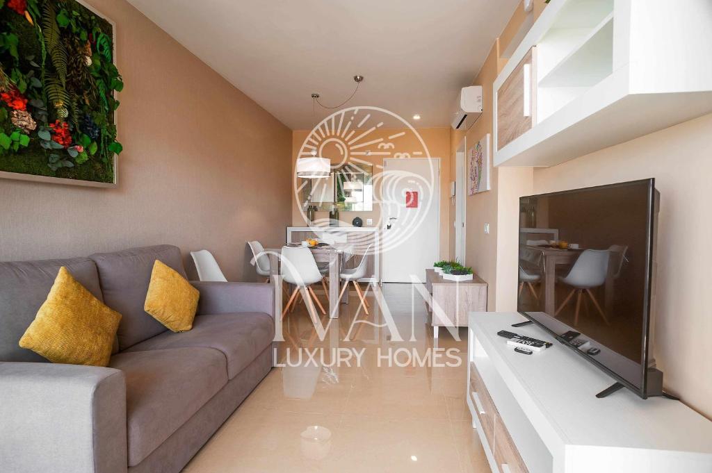 TV a/nebo společenská místnost v ubytování Casa Tania Ivan Luxury Homes 5ªPlta Posterior 1ªLínea