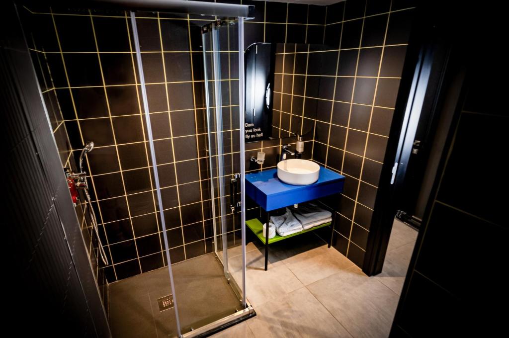 Koupelna v ubytování IKYK Hotel- IK Collection
