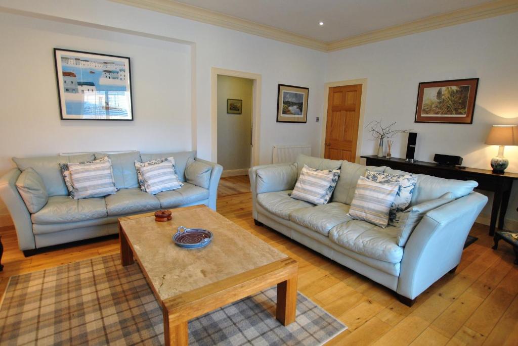 Posezení v ubytování 2 Melville Terrace Anstruther