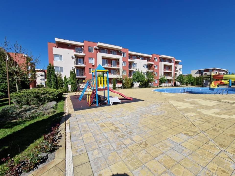 Bazén v ubytování Holiday Golf, Sunny Beach, 2 bed apartment nebo v jeho okolí