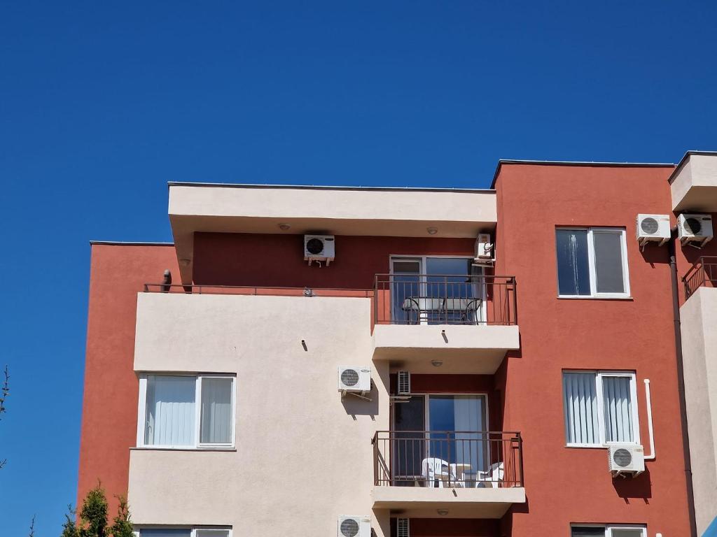 Balkón nebo terasa v ubytování Holiday Golf, Sunny Beach, 2 bed apartment