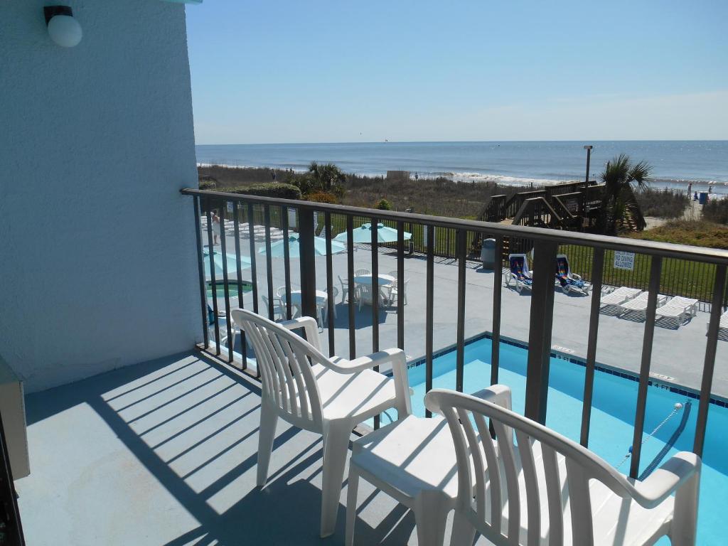 Tropical Seas Hotel - Salle De Vue Sur Le Bord De L'océan Avec Cuisine