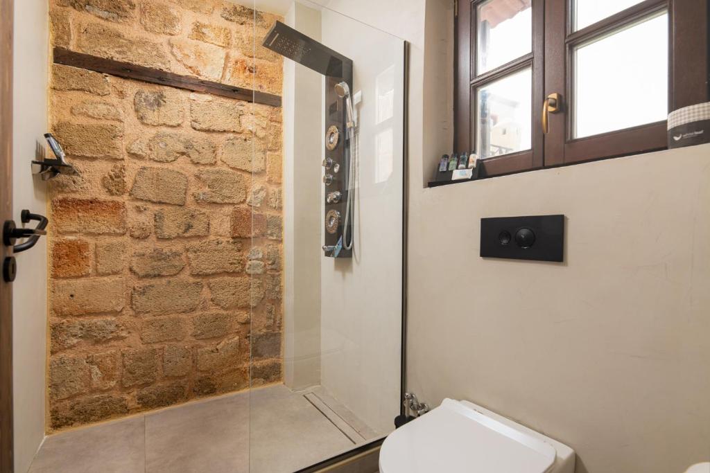 Koupelna v ubytování Ancient Knights Luxury Suites