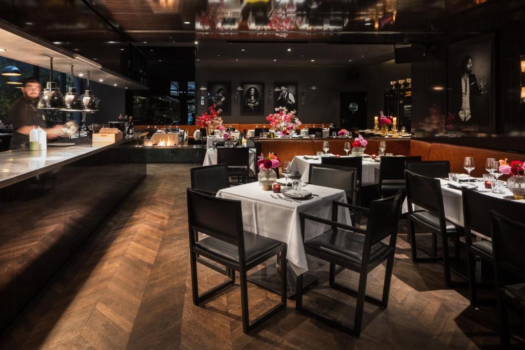 Restaurace v ubytování Hotel MANI by AMANO