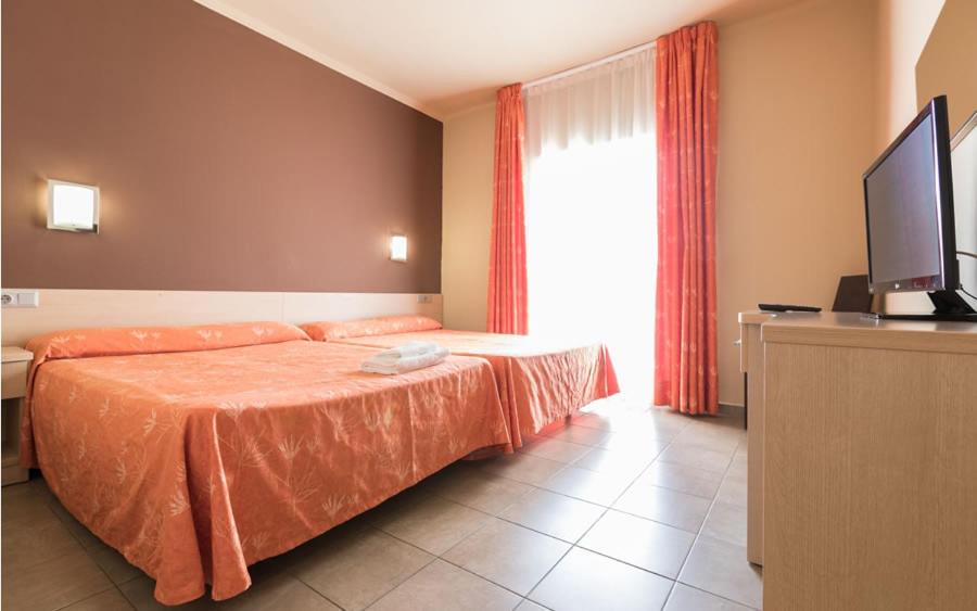 TV a/nebo společenská místnost v ubytování Tossa Beach Center