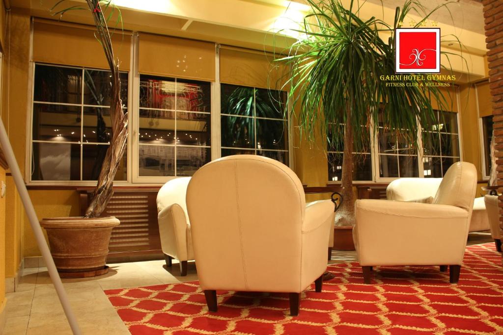 Posezení v ubytování Garni Hotel Garson-Lux NS