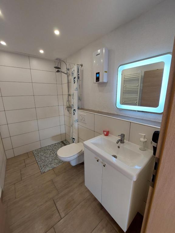 Ferienwohnungen! Kleine Bungalows mit Terrasse! - Deluxe Double Studio
