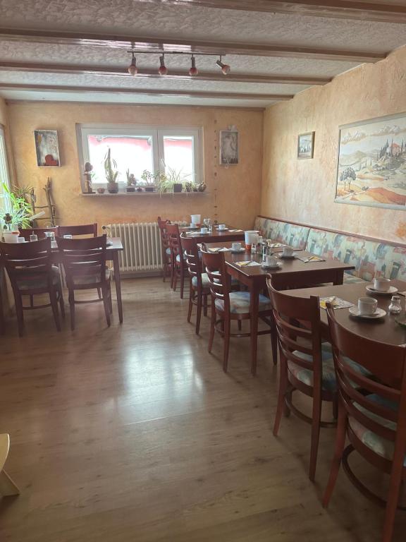 Restaurace v ubytování Pension LeLiLa Rust - ex Gästehaus Milella