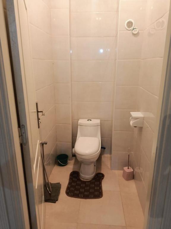 Salle de bains dans l'établissement BEJAIA Location Appartements de 49 à 59eur