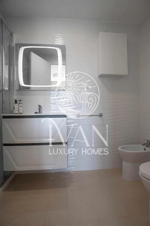 A bathroom at Casa Hugo Ivan Luxury Homes 8ªPlta Norte 1ªLinea