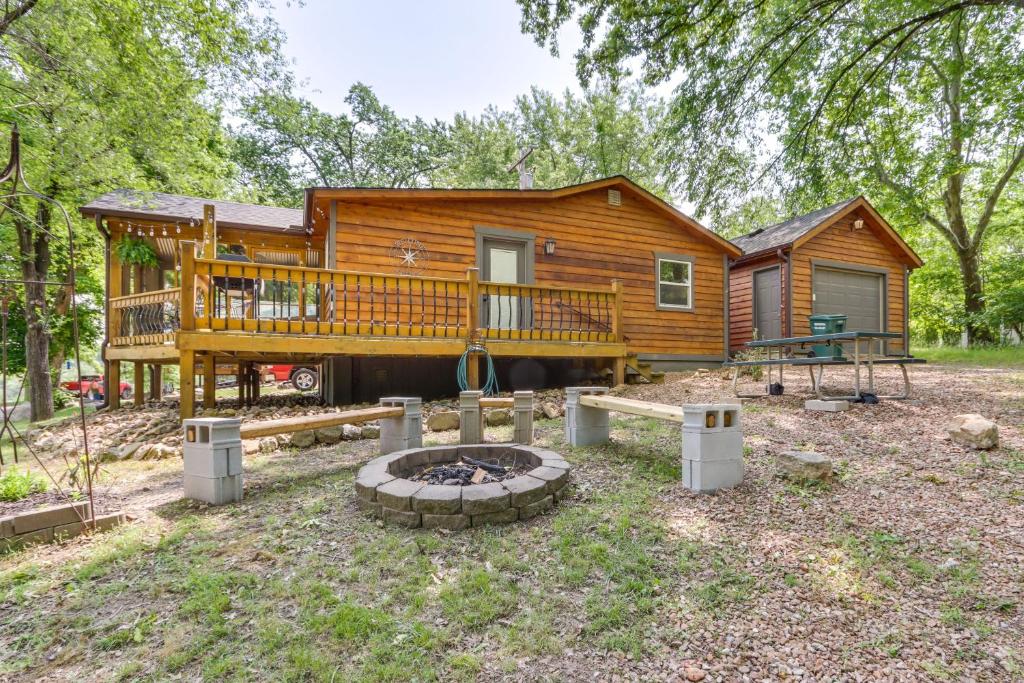Warsaw Cabin with Sunroom and Lake Access!, Warsaw (updated prices 2024)