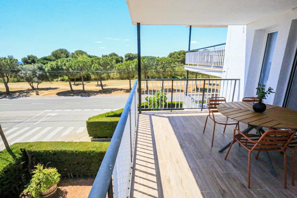 litoral-costa-dorada-rosa-dels-vents-only-families-cambrils-precios