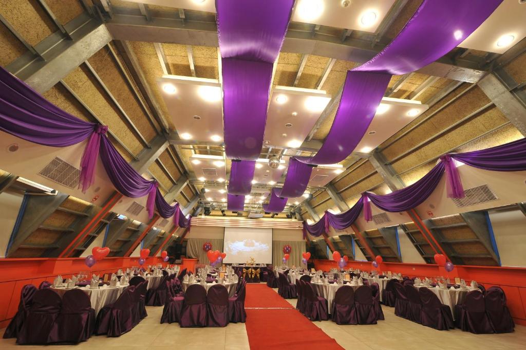 Restaurace v ubytování Resort One Hotel