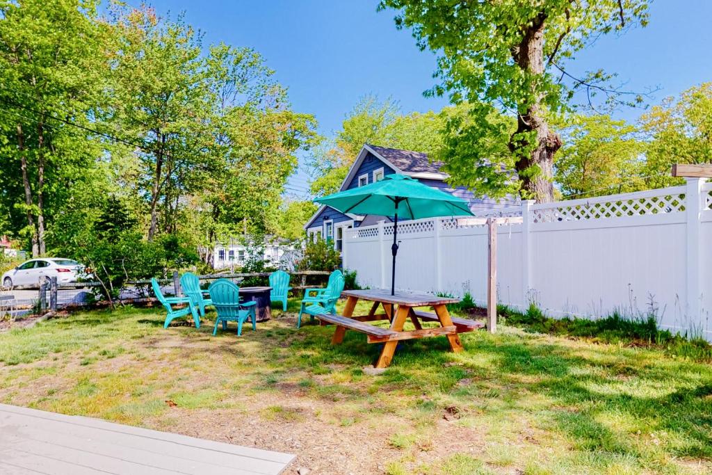 Bougie Beach Bungalow, Old Orchard Beach, ME - Booking.com