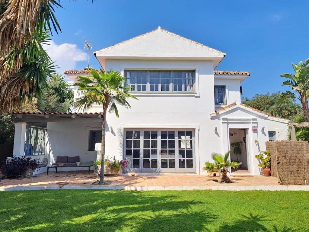 Kép Villa RomAntica pool 15 min P. Banus szállásáról Esteponában a galériában