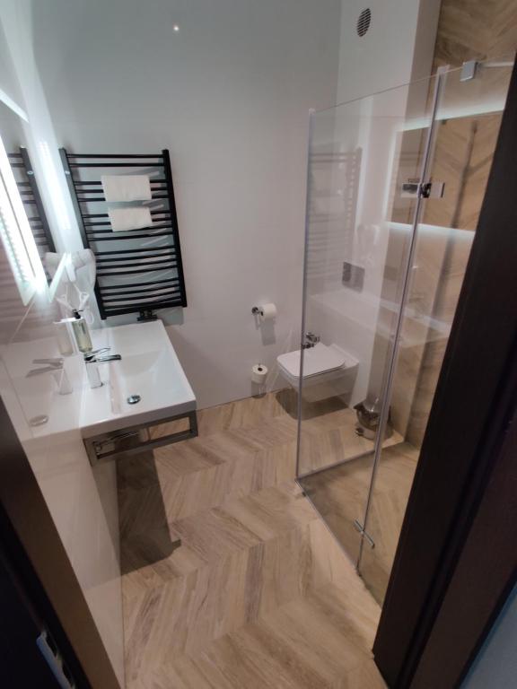 Koupelna v ubytování Nowe M4 Żyrardów Centrum - blisko Suntago