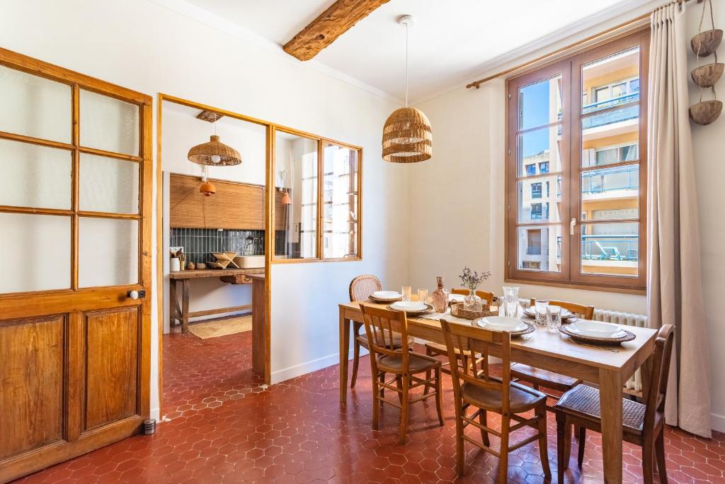 Hearty 2 bedrooms downtown Dodo et Tartine, Toulon (updated prices 2024)