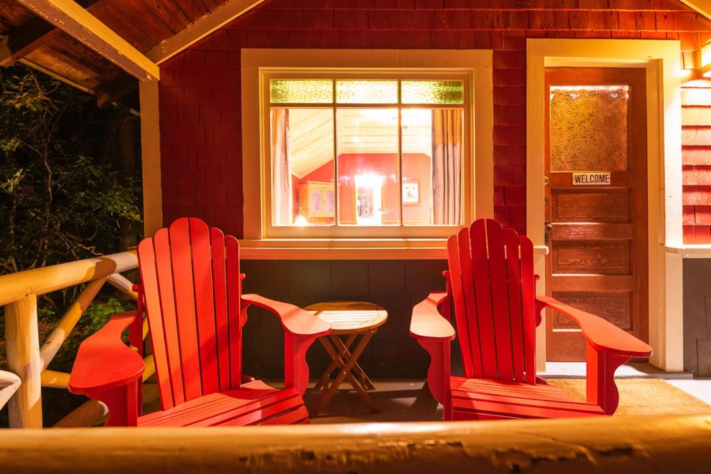 Johnston Canyon Lodge & Bungalows - Huisje