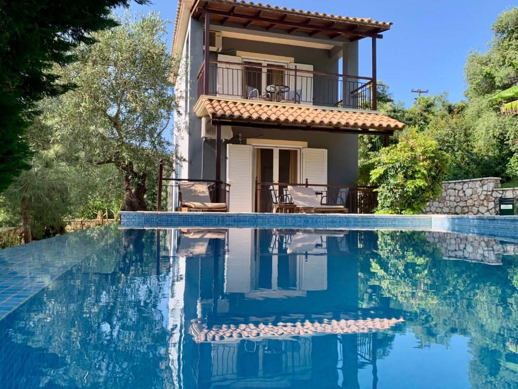 Bazén v ubytování Dimarion Villas nebo v jeho okolí