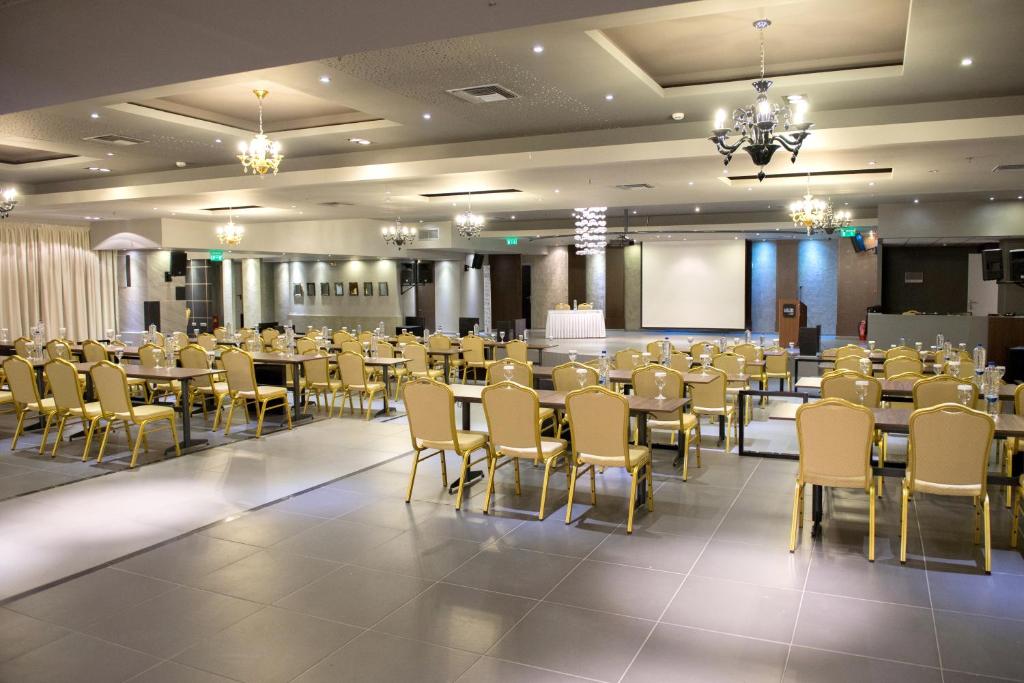 Gallery Art Hotel - 2