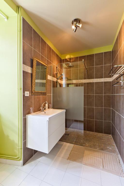 A L Ombre Du Chateau Nans Sous Sainte Anne Bijgewerkte Prijzen 21