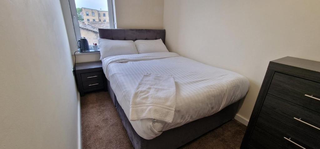 PENTHOUSE SELF CHECK in APARTMENT IN CENTRAL HALIFAX - Chambre Double