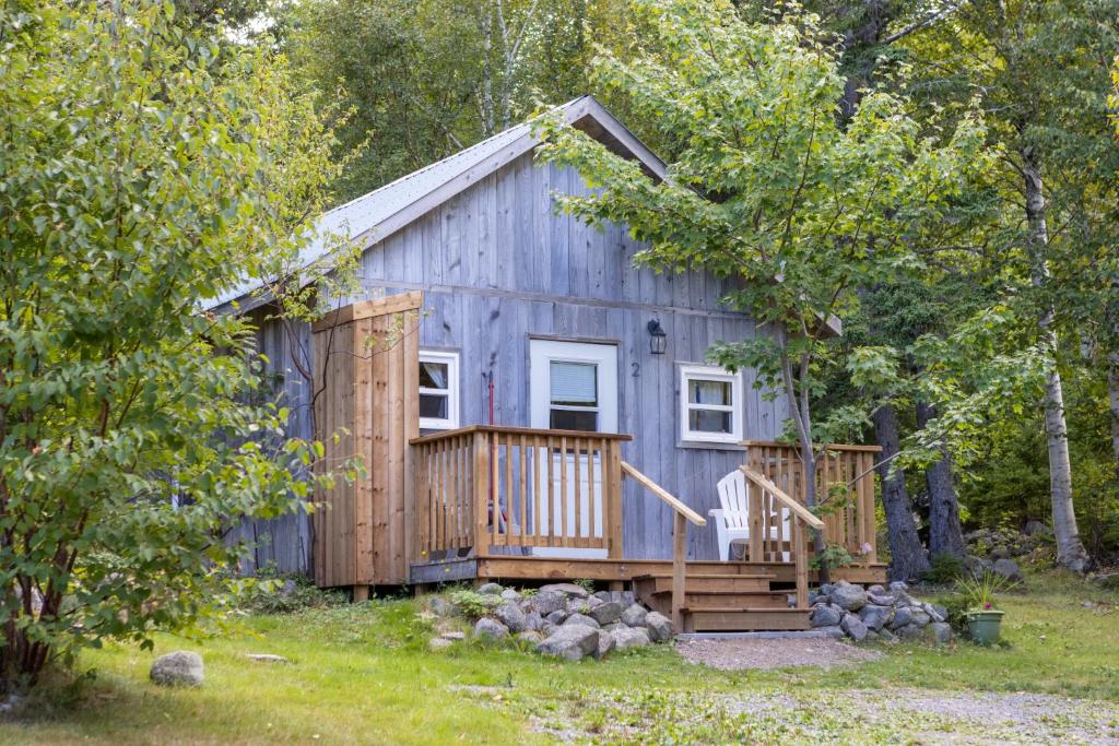 Zahrada ubytování Trailside Accommodations and Outdoor Adventures